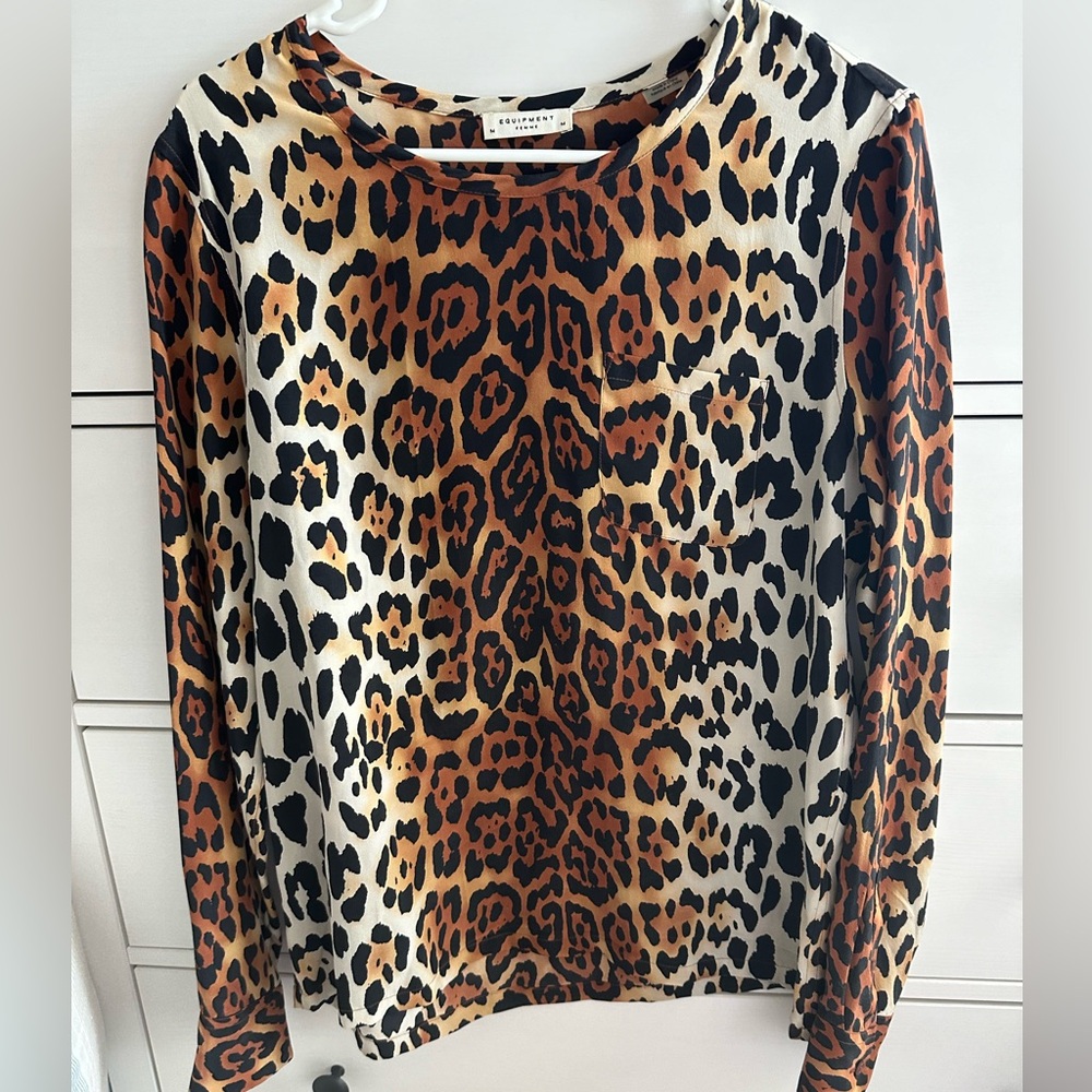 Equipment Femme Silk Leopard Blouse
